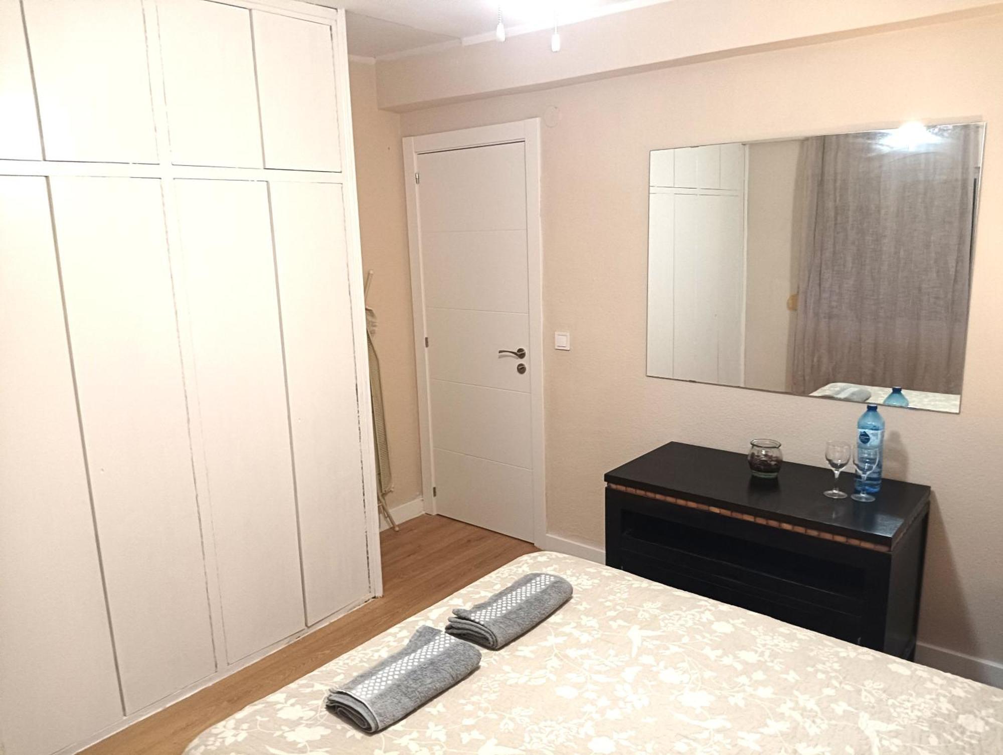 Habitaciones En Apartamento Compartido Delicias Room Cerca Del Mar, Aeropuerto, Ave Y Metro Малага Стая снимка