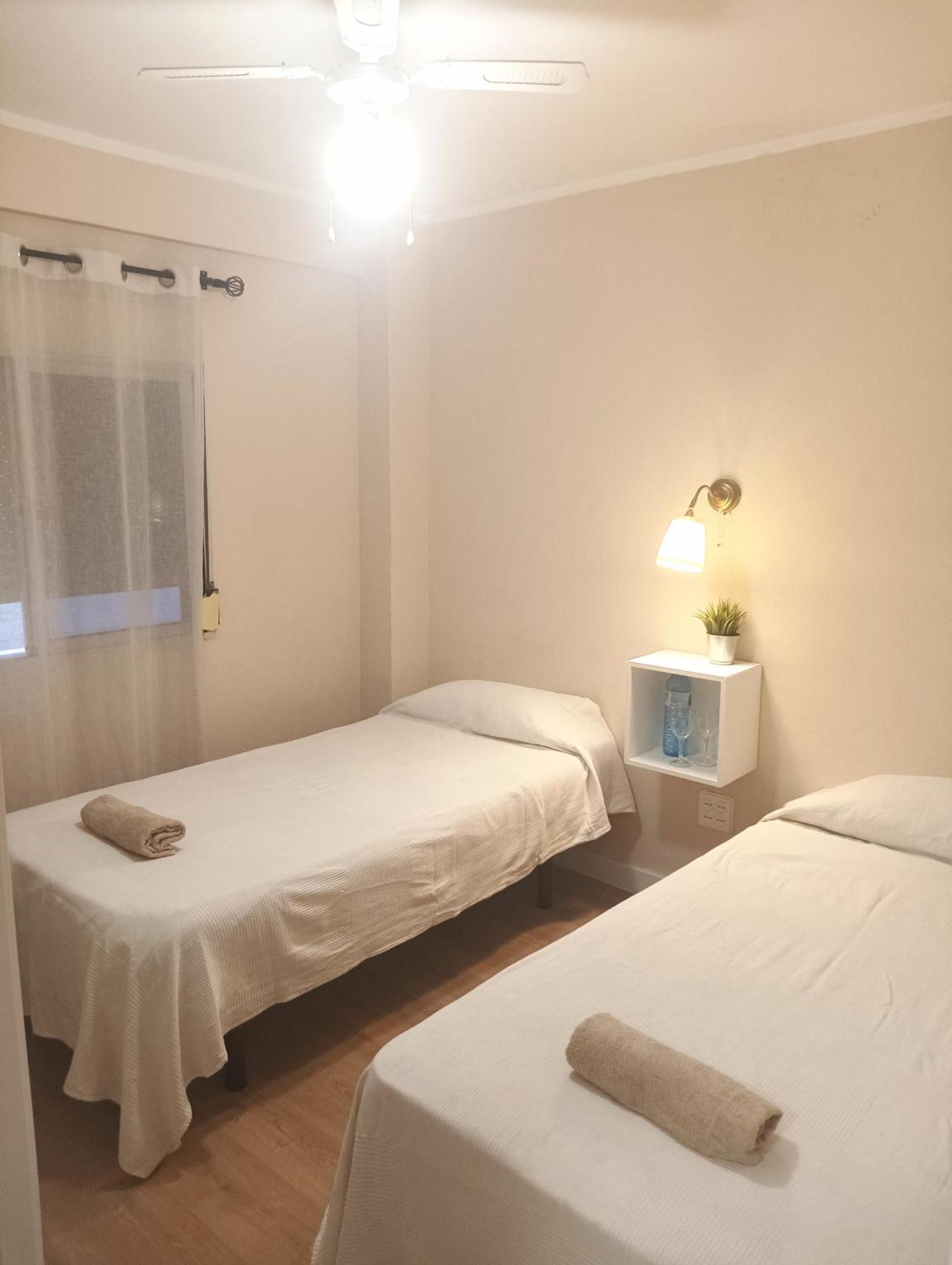 Habitaciones En Apartamento Compartido Delicias Room Cerca Del Mar, Aeropuerto, Ave Y Metro Малага Стая снимка