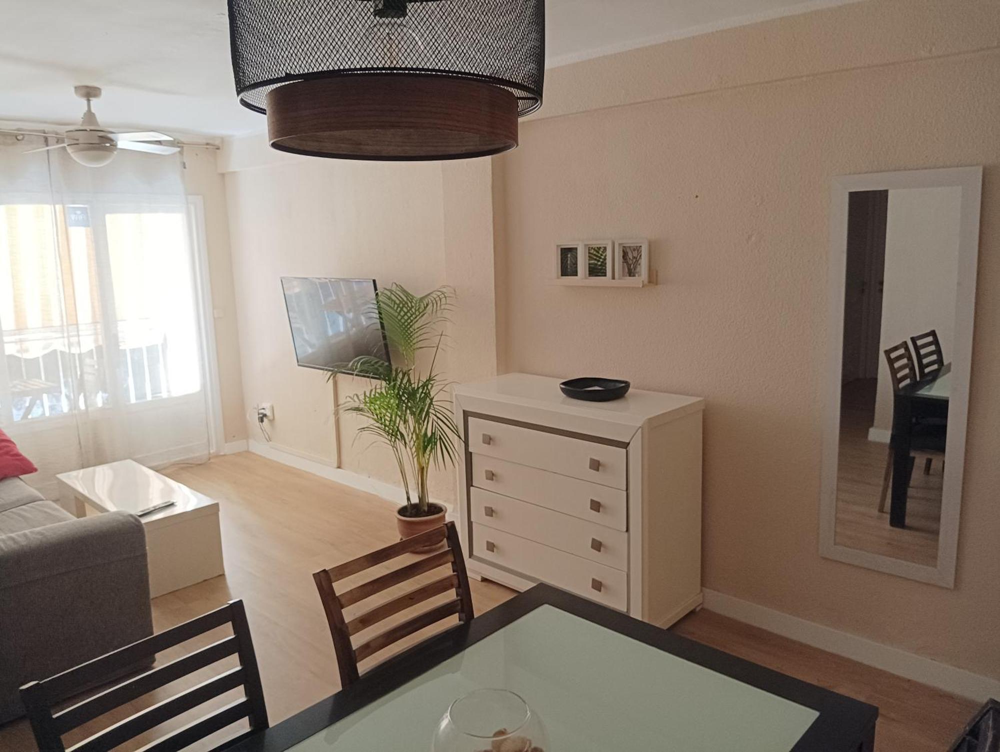 Habitaciones En Apartamento Compartido Delicias Room Cerca Del Mar, Aeropuerto, Ave Y Metro Малага Екстериор снимка
