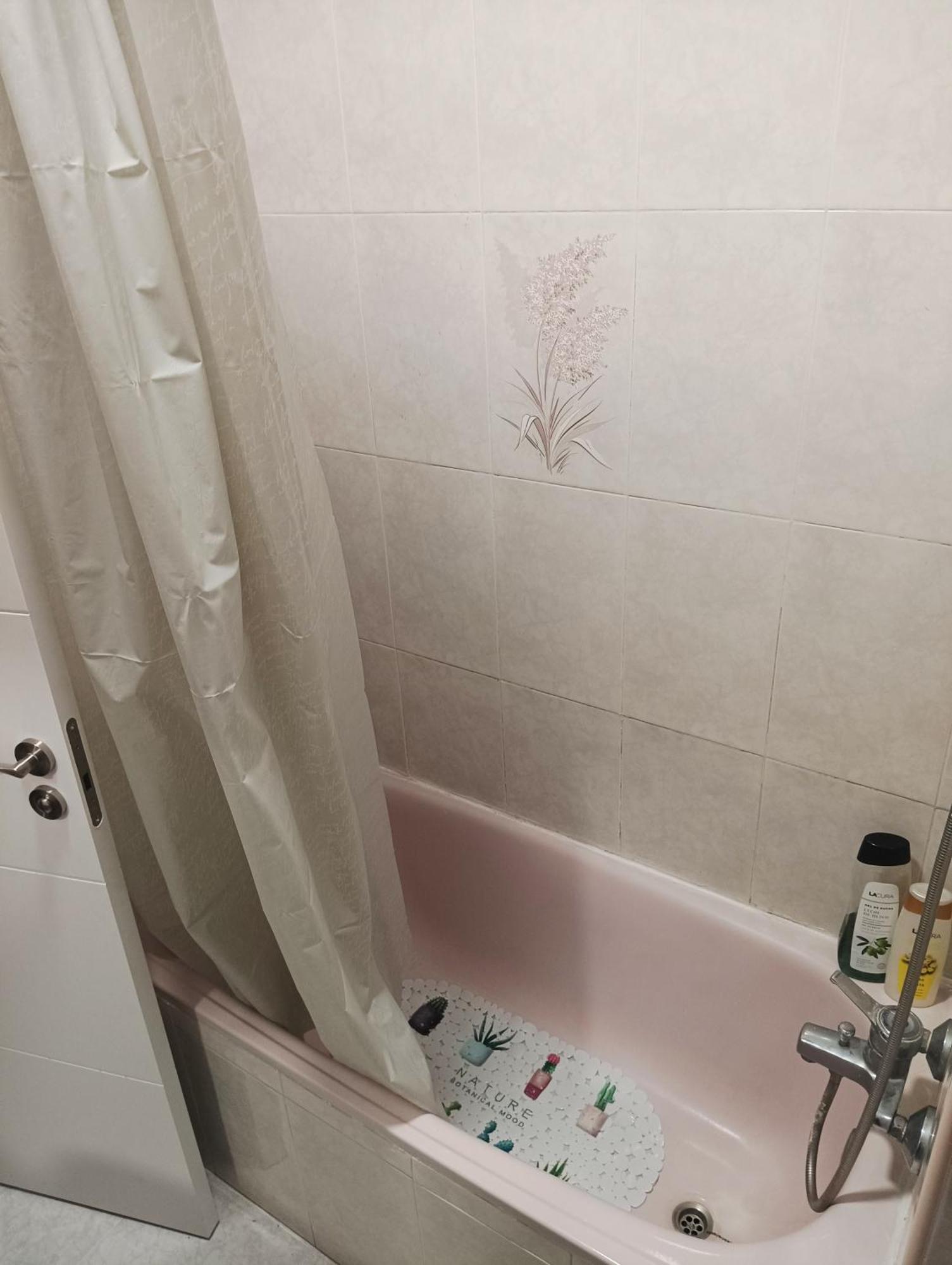 Habitaciones En Apartamento Compartido Delicias Room Cerca Del Mar, Aeropuerto, Ave Y Metro Малага Екстериор снимка